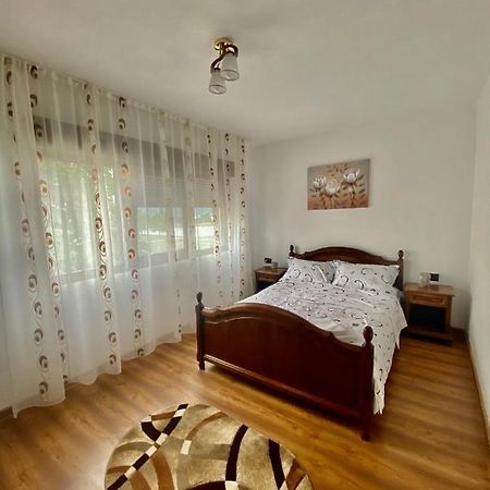 דירות Orşova Apartament Sunshine מראה חיצוני תמונה