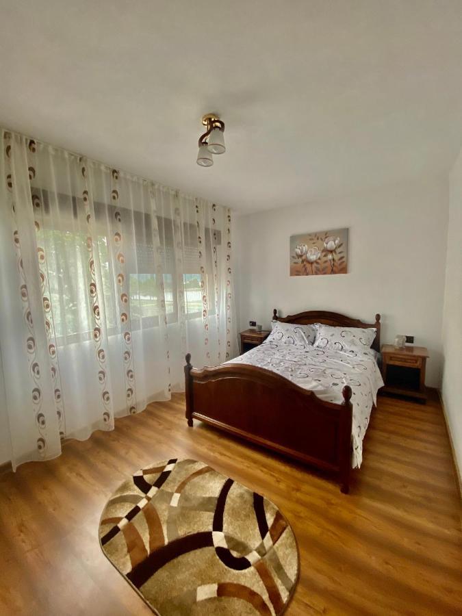 דירות Orşova Apartament Sunshine מראה חיצוני תמונה